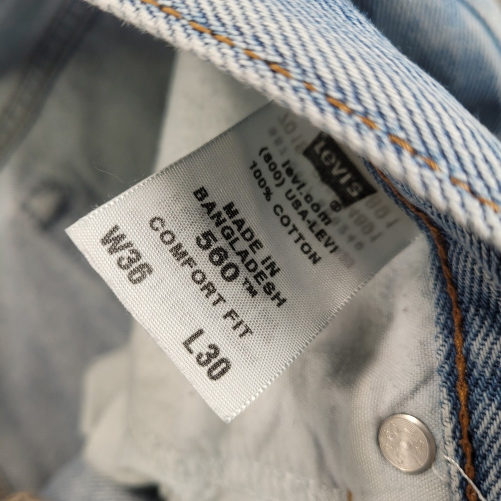 Levis 560 Y2K Vintage Jeans Mens Actual Sz 36x29 Blue Light Wash Tapered Denim - Picture 4 of 9